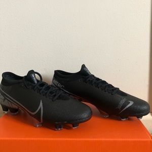 Size 8 Nike vapors elite